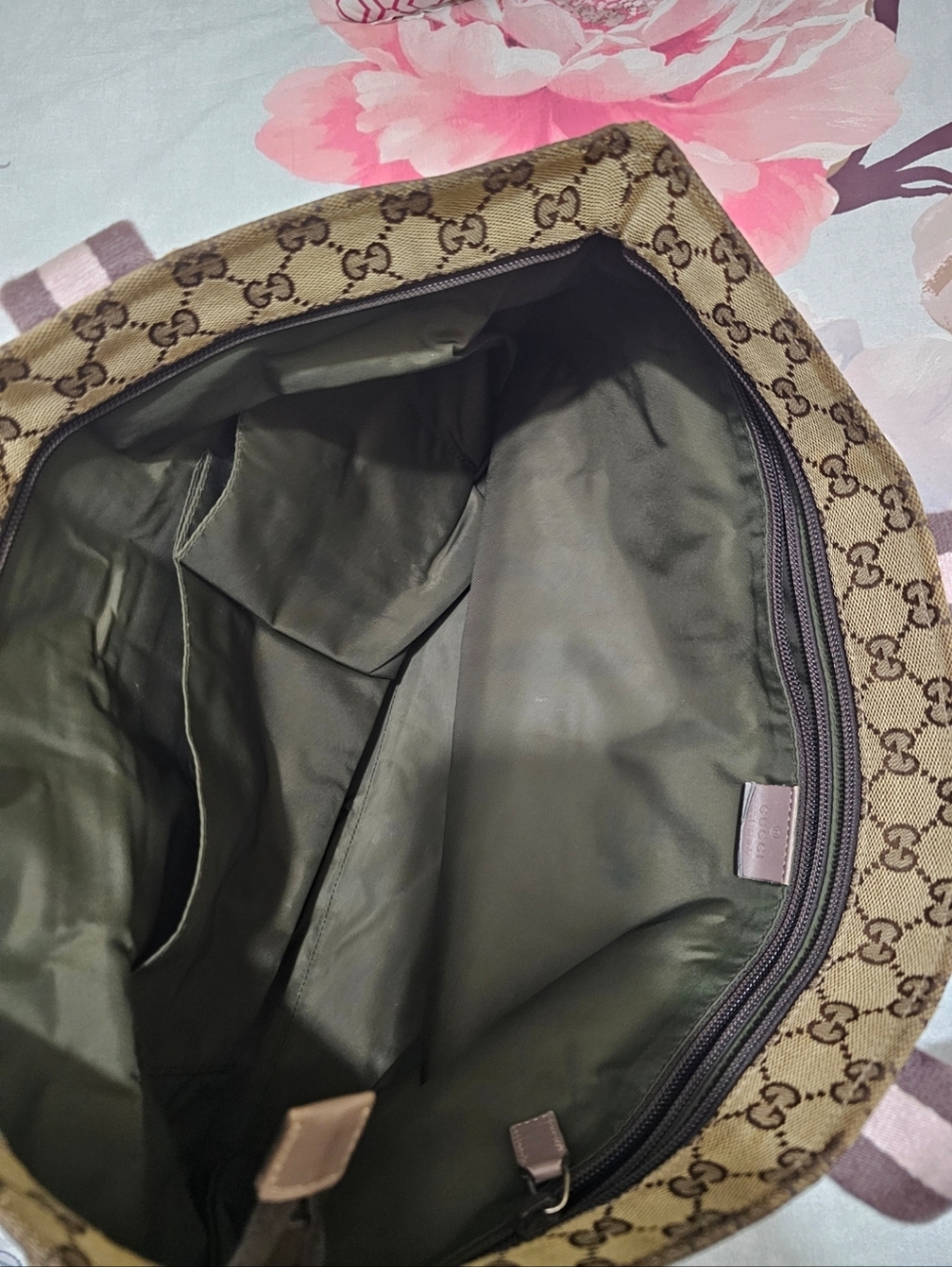 Large Gucci Tote - Picture 5 of 5